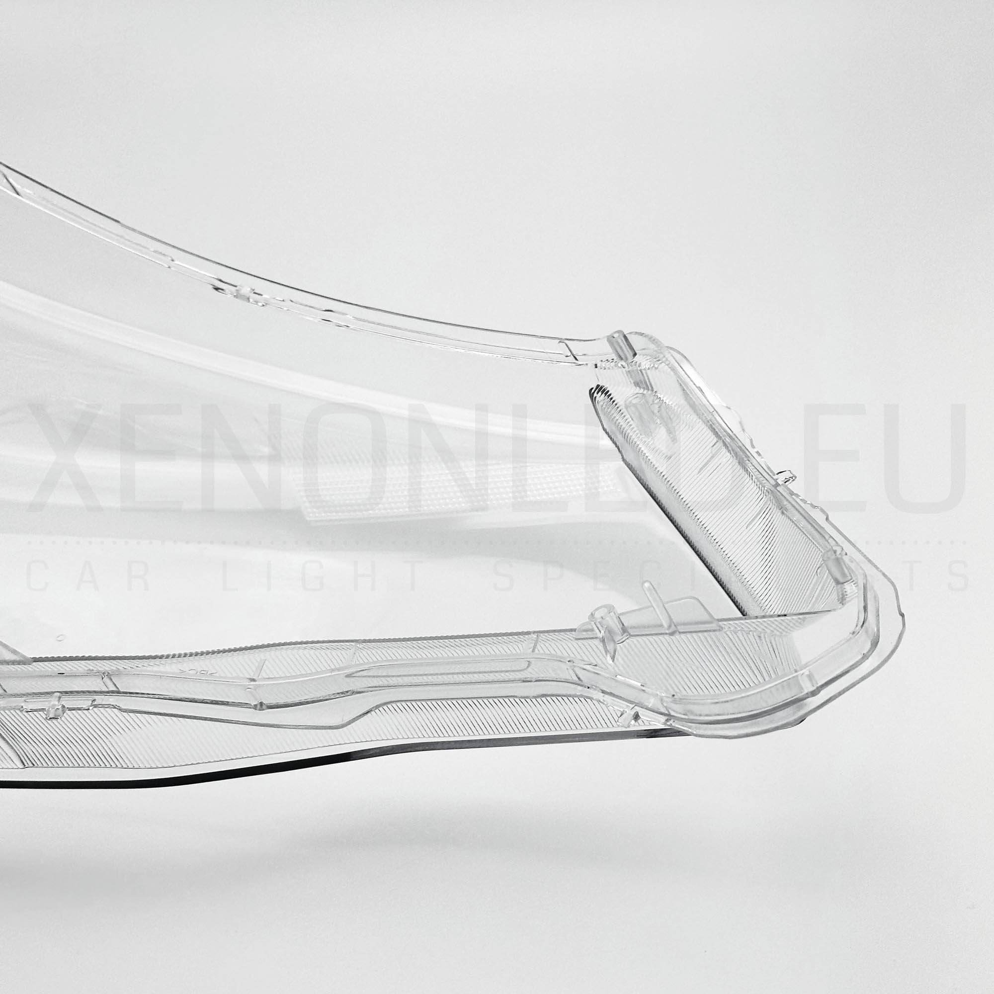 Subaru Forester 2016–2018 Halogen Headlight Lens Cover Left Side